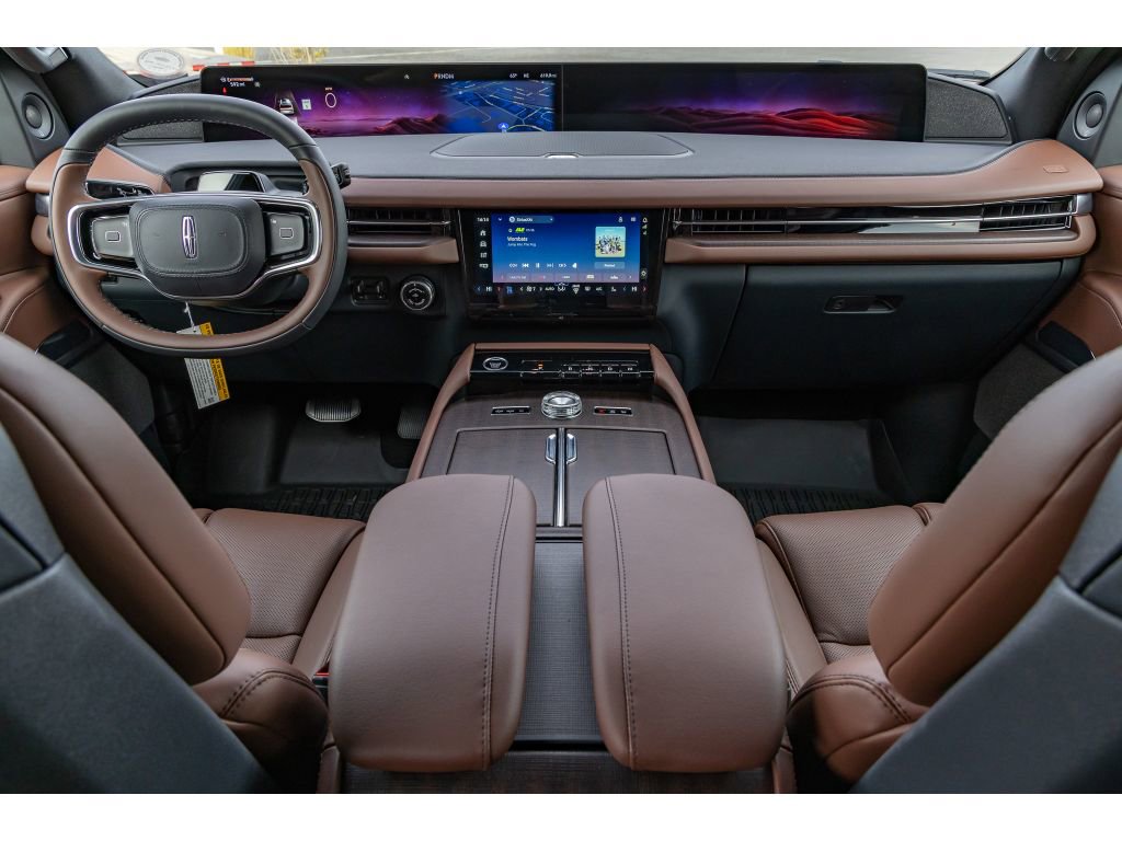 Used 2025 Lincoln Navigator L Reserve image 12