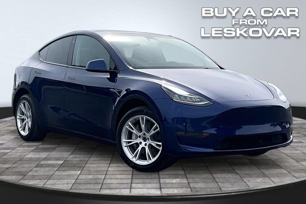 Used 2023 Tesla Model Y Long Range AWD/4WD image 1