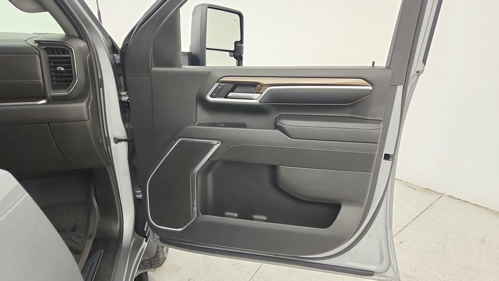 Used 2024 Chevrolet Silverado 2500 LT w/ Texas Edition AWD/4WD image 35