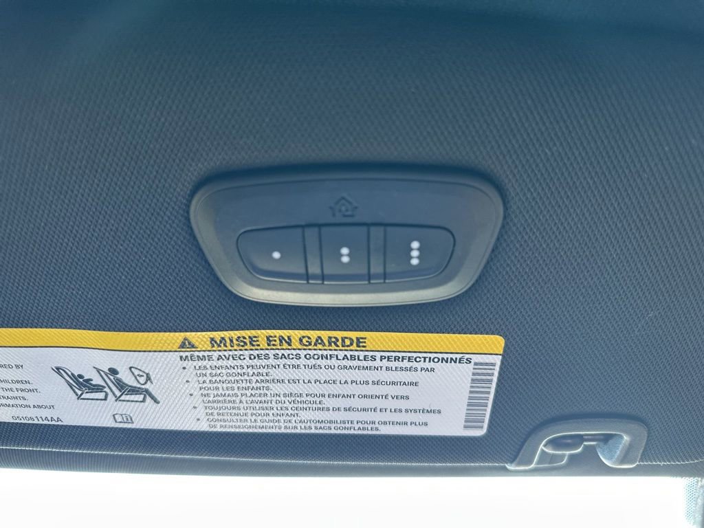 Used 2021 Chrysler Pacifica Touring w/ S Appearance Package image 9