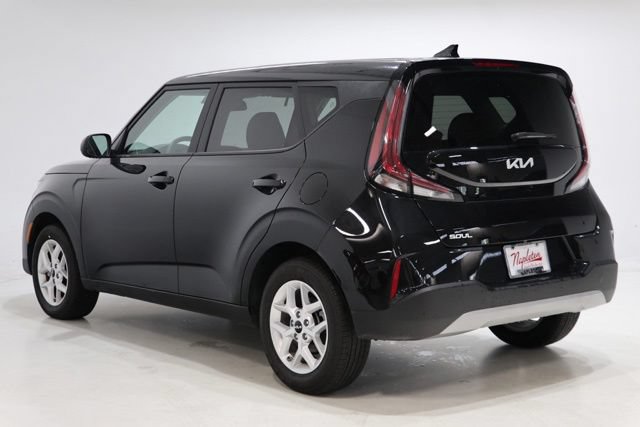 Used 2025 Kia Soul LX w/ LX Technology Package FWD image 6