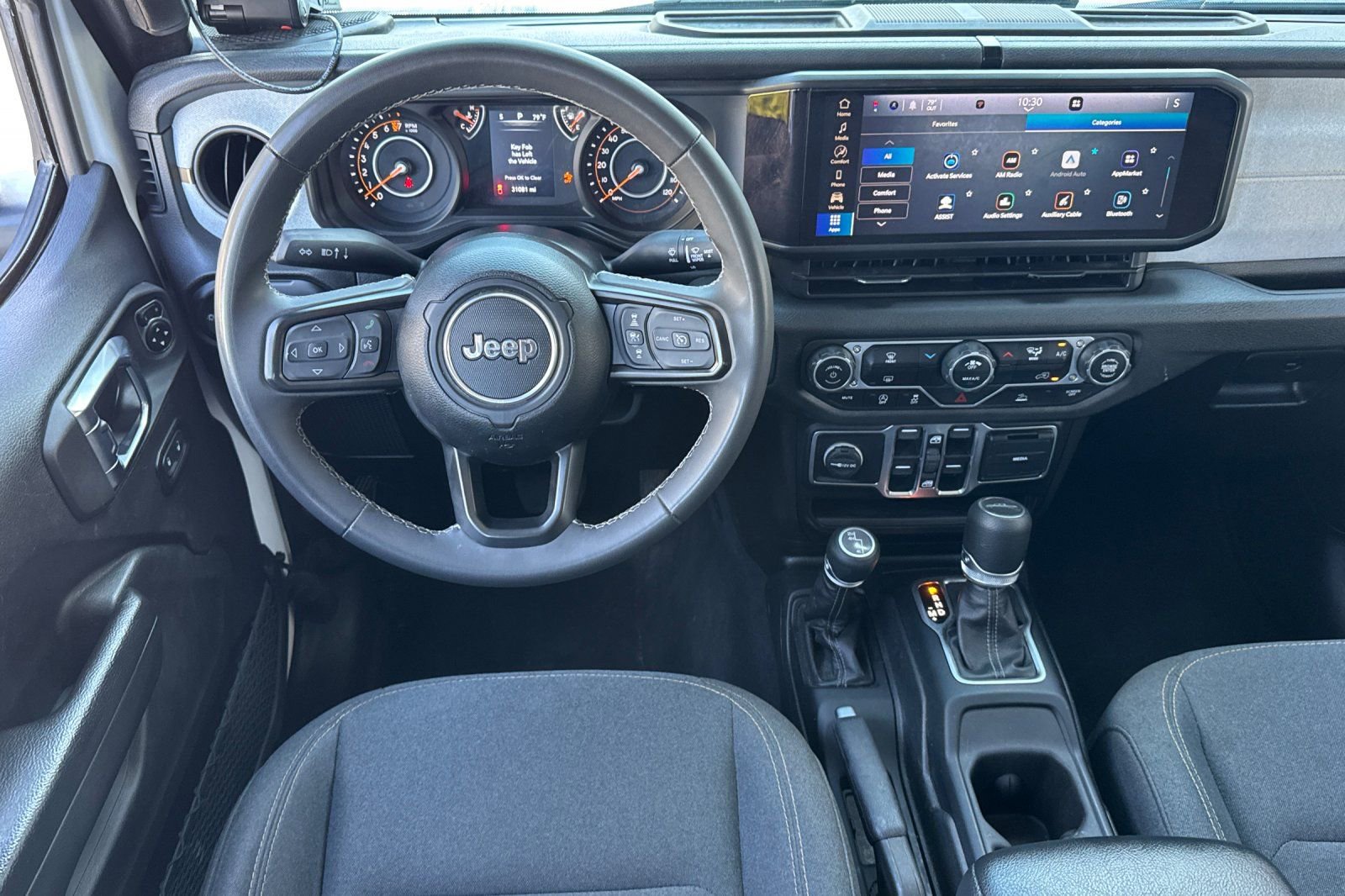 Used 2025 Jeep Gladiator Sport image 17