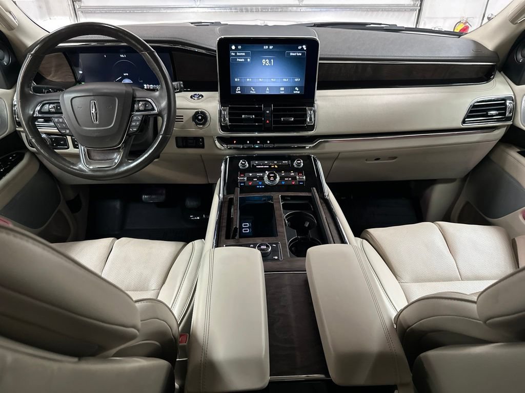 Used 2019 Lincoln Navigator Reserve AWD/4WD image 25