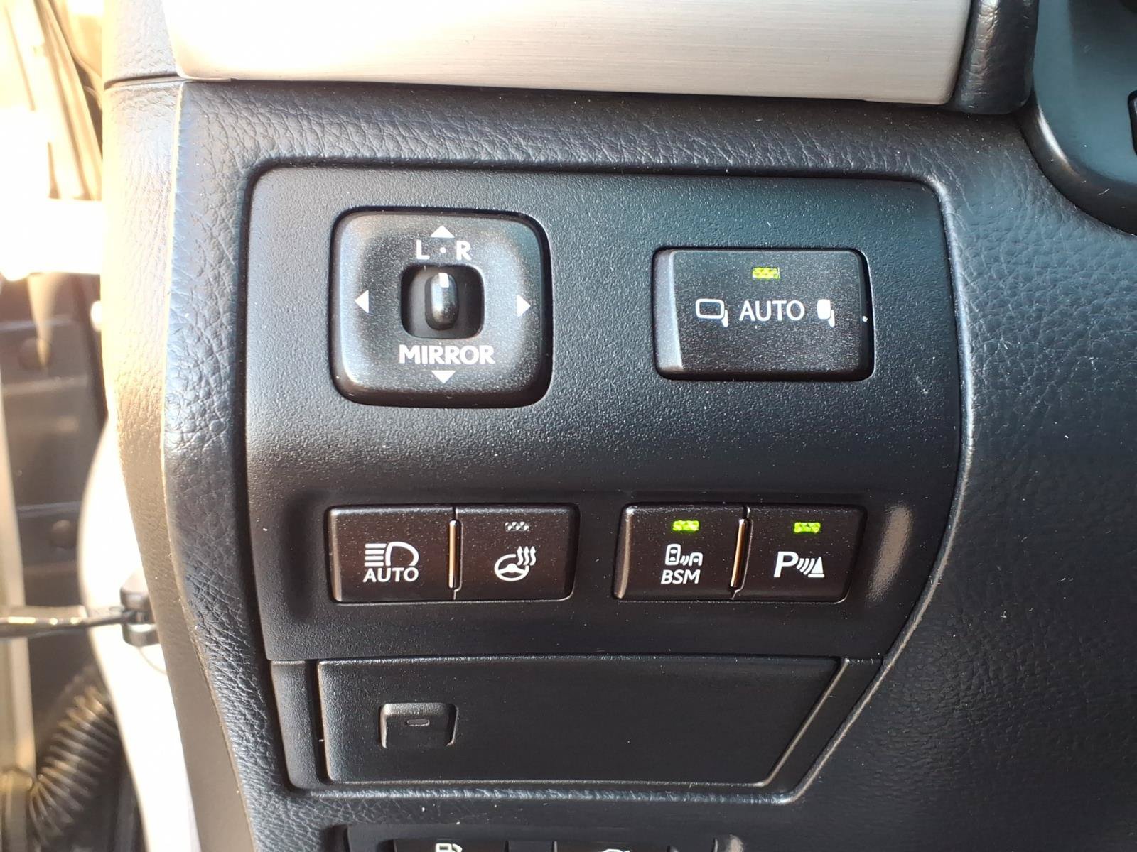 Used 2013 Lexus LS 460 L w/ All-Weather Pkg RWD image 15
