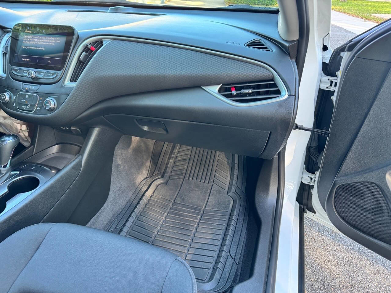 Used 2020 Chevrolet Malibu LS image 13