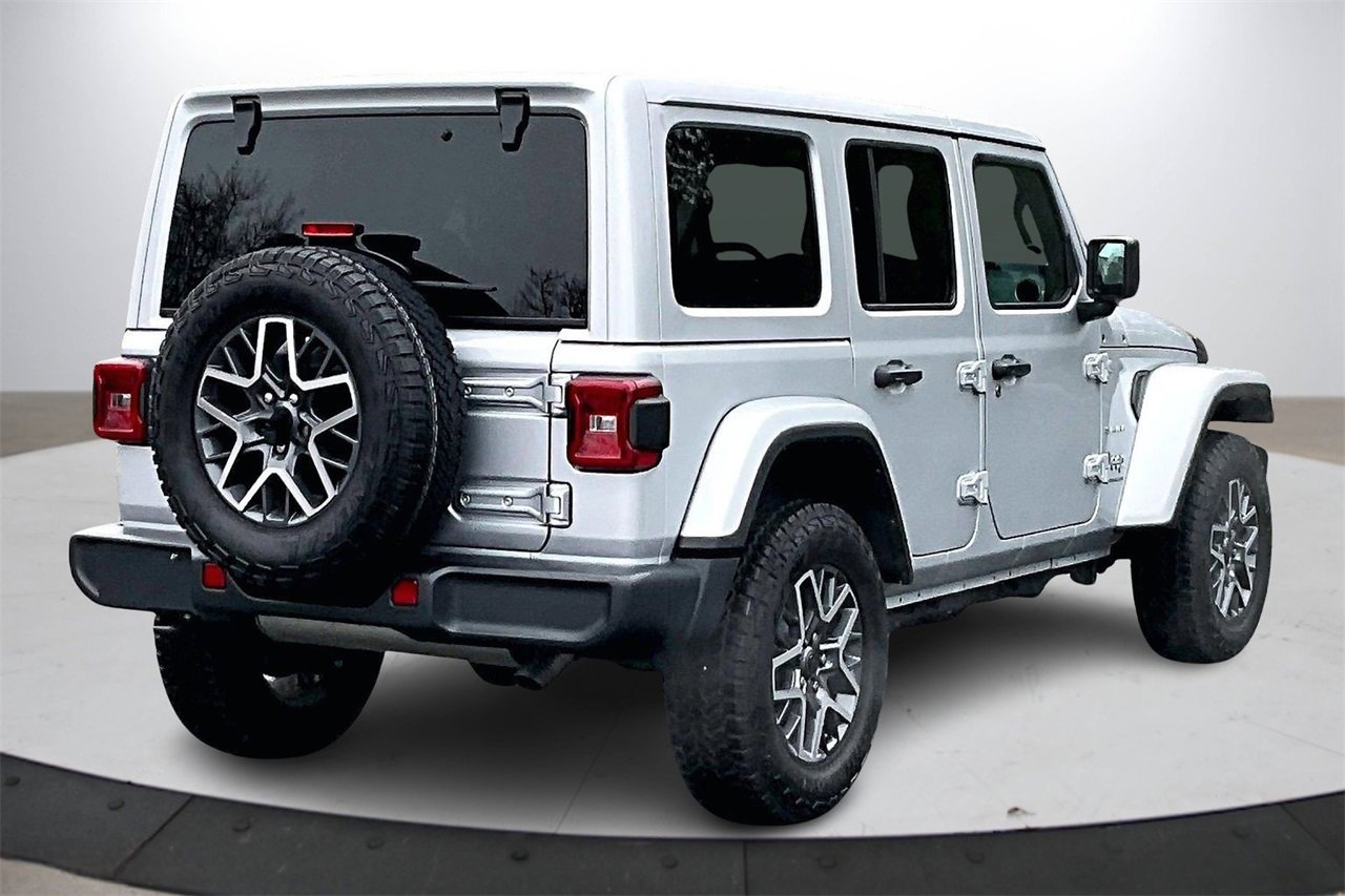 Certified 2024 Jeep Wrangler Sahara image 9