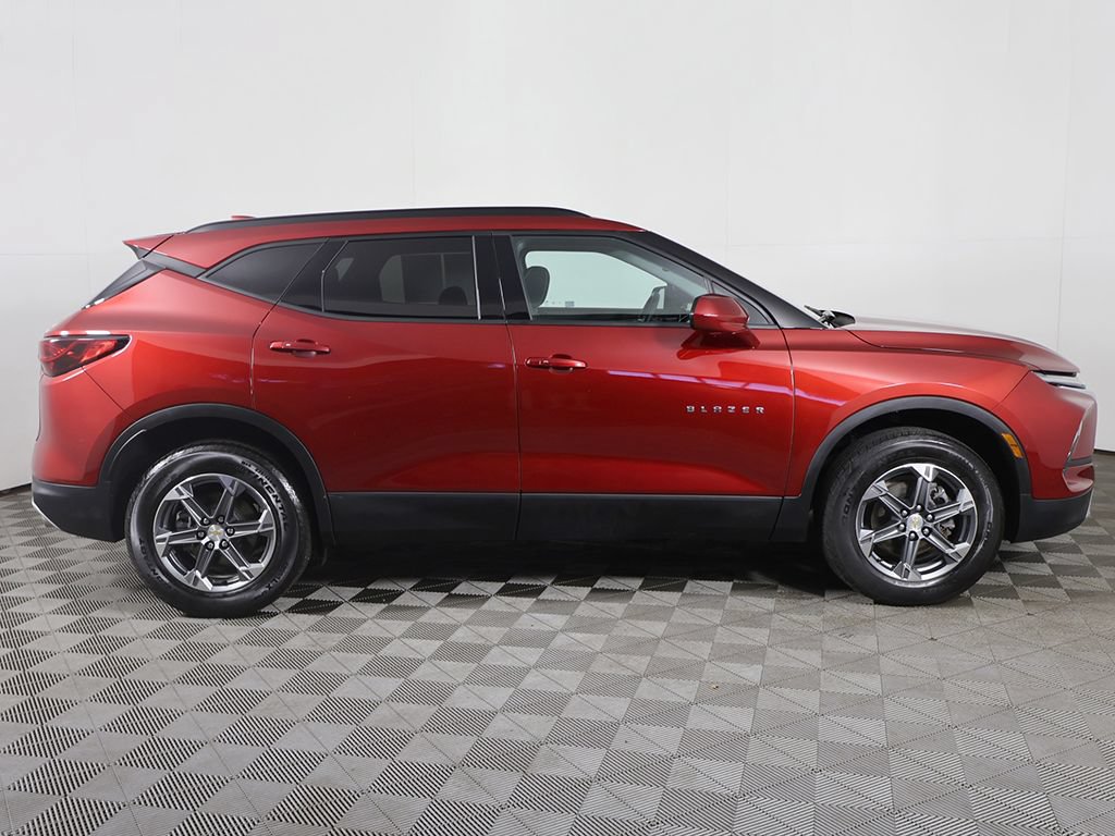 Used 2024 Chevrolet Blazer LT w/ Convenience Package FWD image 17