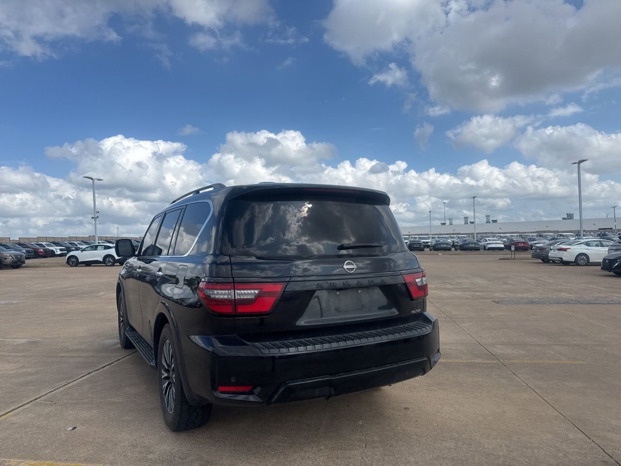 Used 2022 Nissan Armada SL w/ Midnight Edition Package image 17