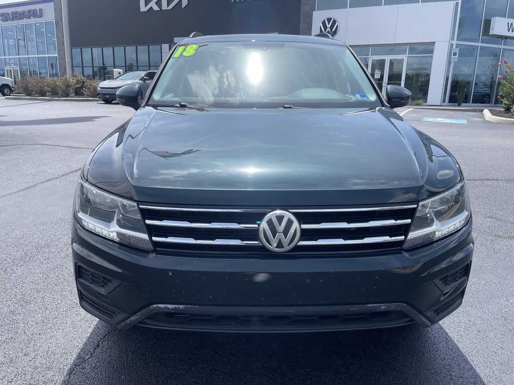 Used 2018 Volkswagen Tiguan SE w/ Panoramic Sunroof Package AWD/4WD image 2