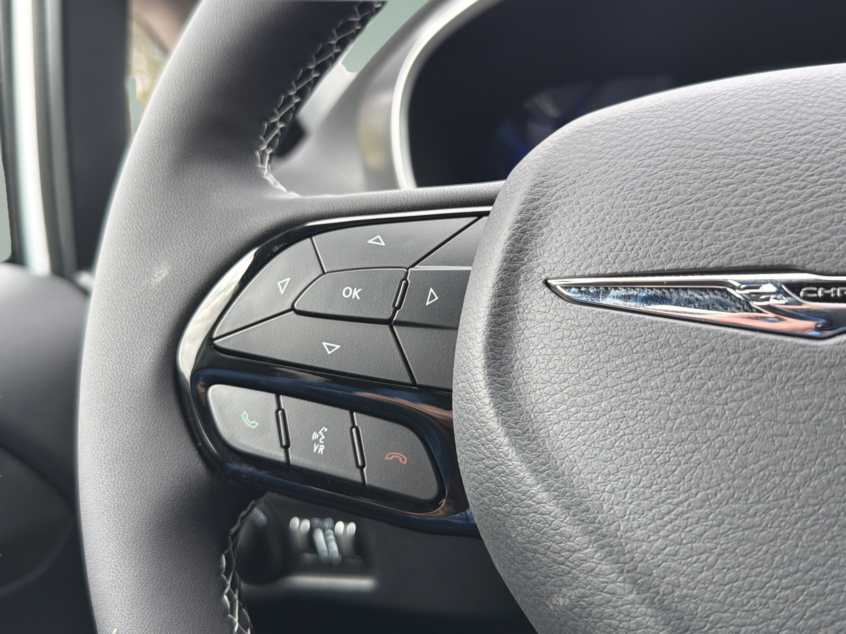 New 2026 Chrysler Pacifica Select w/ S Appearance Package FWD image 12