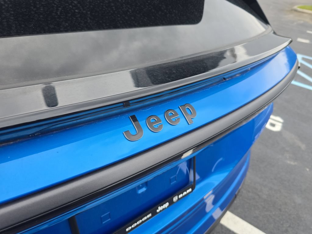 Used 2025 Jeep Wagoneer S Limited AWD/4WD image 7