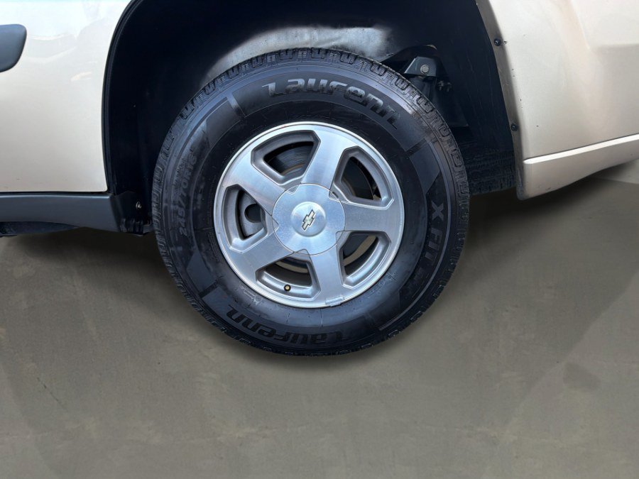 Used 2004 Chevrolet TrailBlazer LS w/ LS Preferred Equipment Group RWD image 22