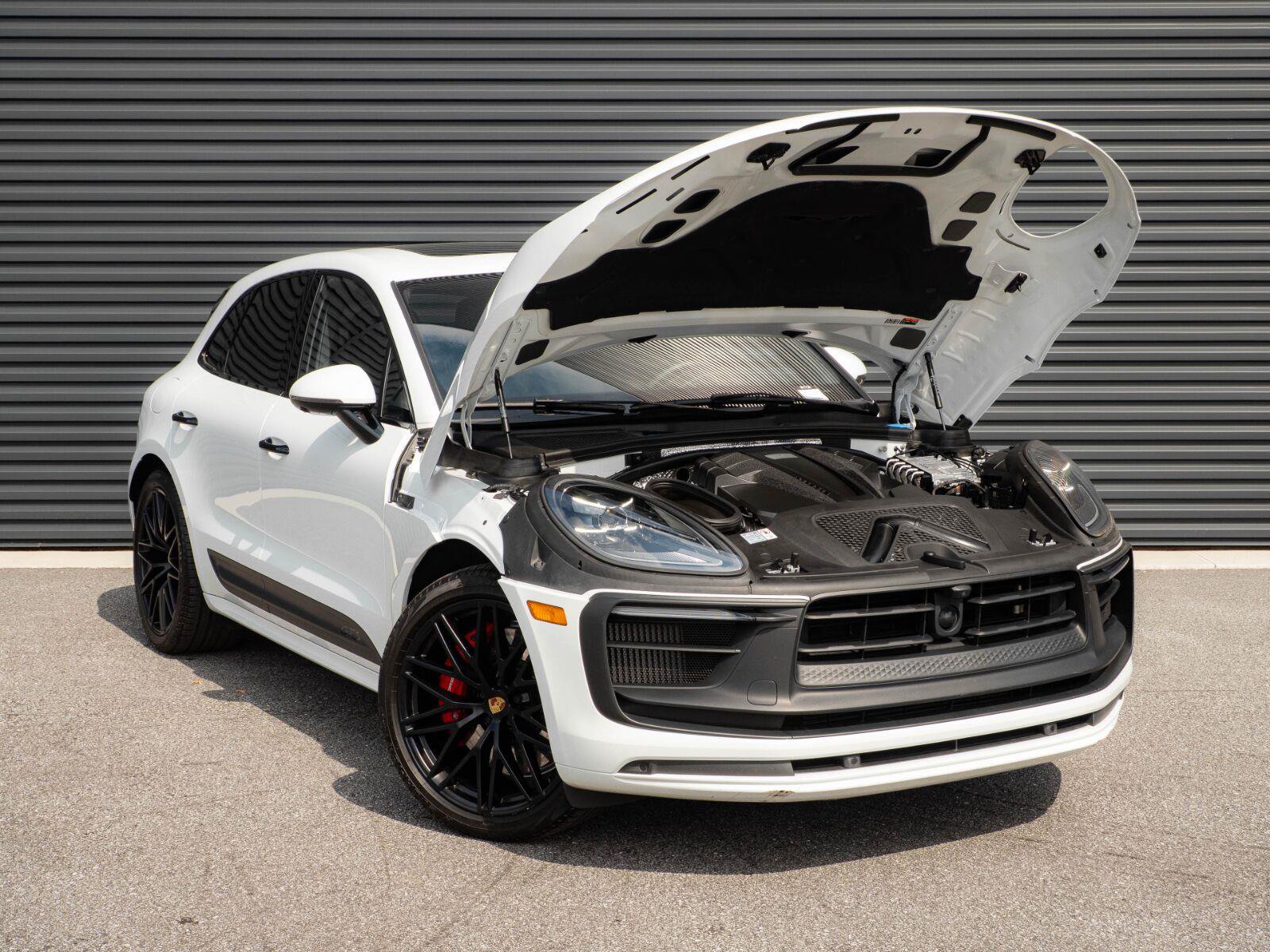 Certified 2024 Porsche Macan GTS w/ Premium Plus Package AWD/4WD image 33