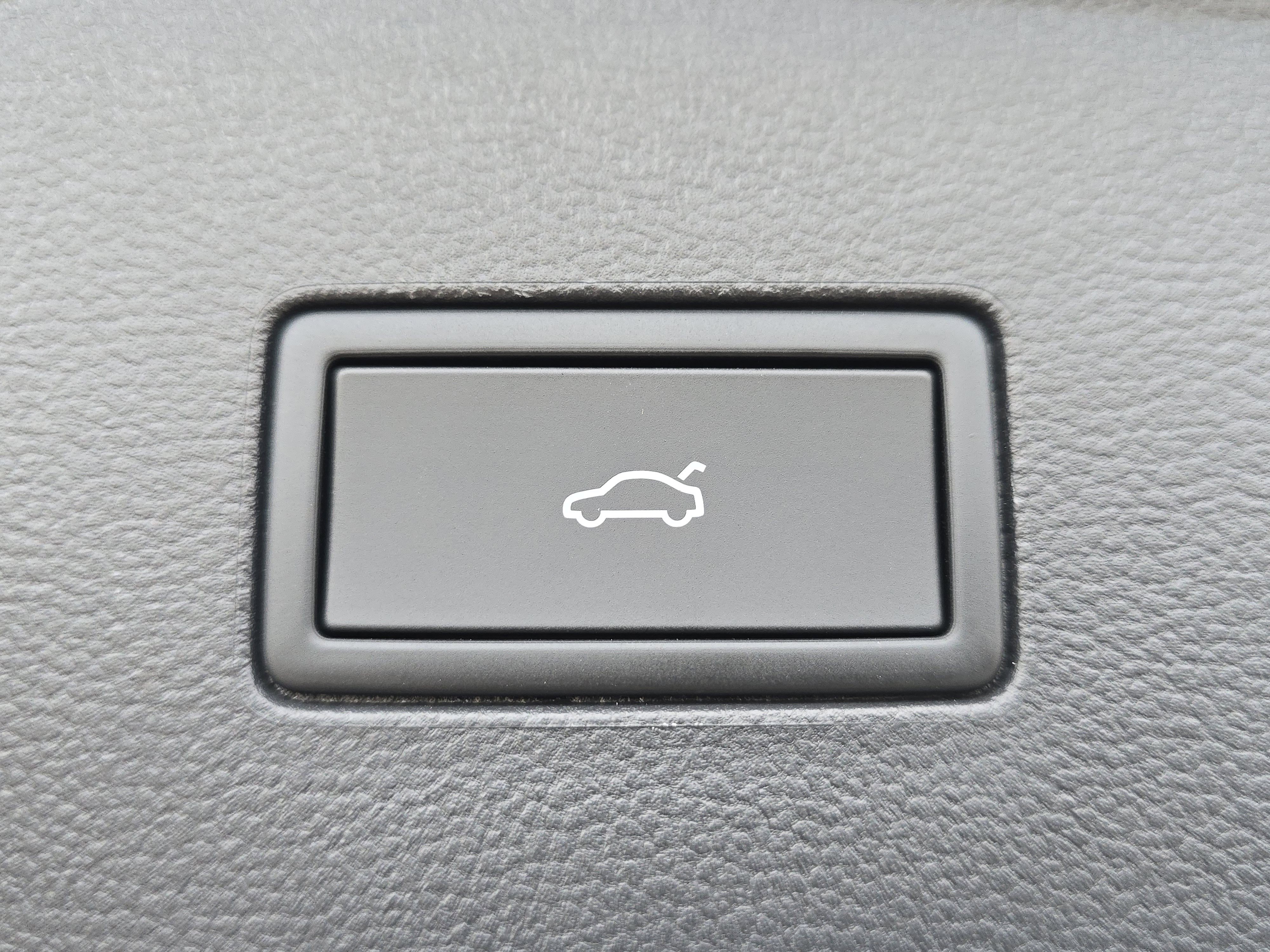 New 2026 Volkswagen Atlas Peak Edition image 17