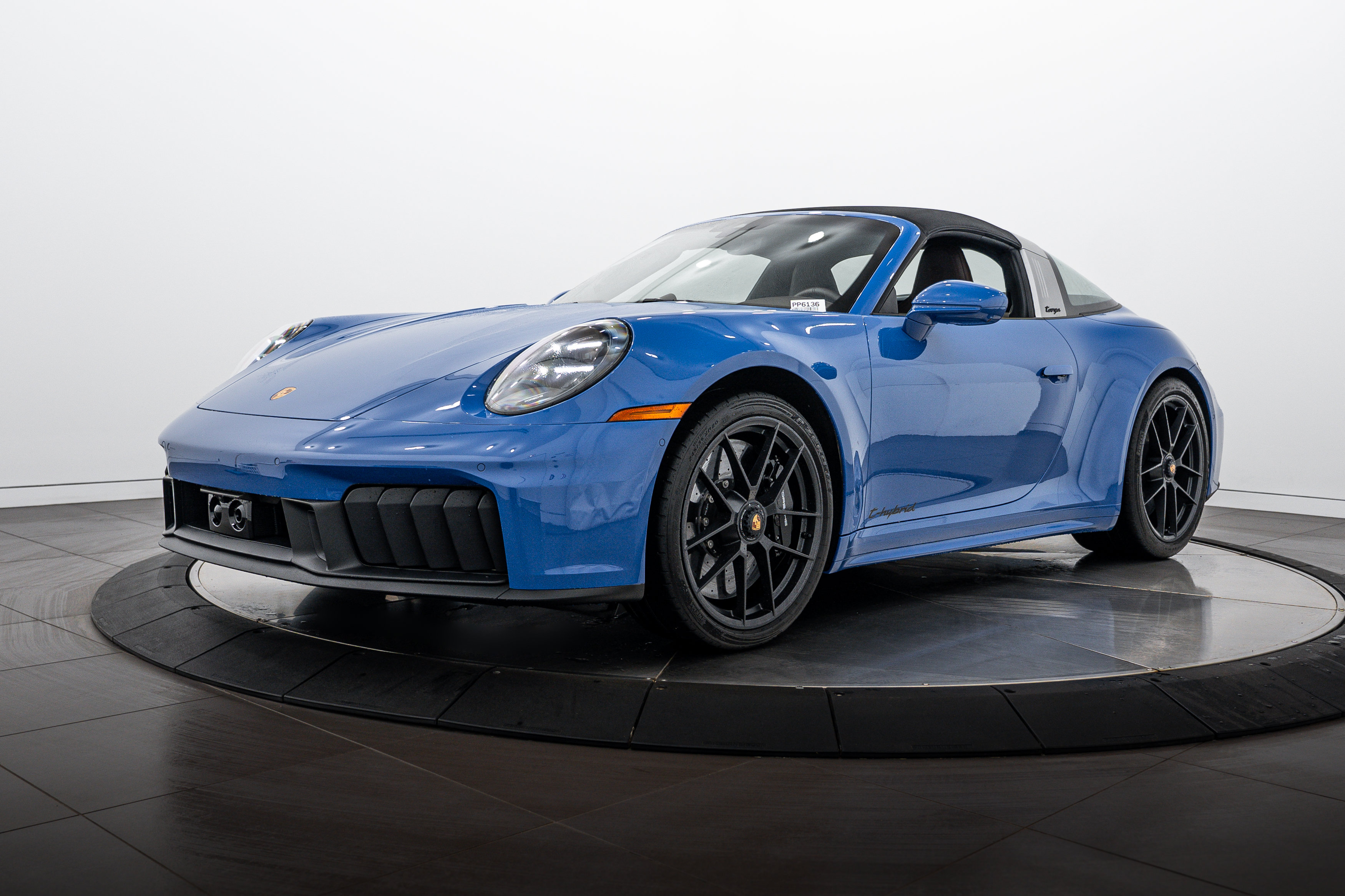 Certified 2025 Porsche 911 Targa 4 GTS AWD/4WD image 23