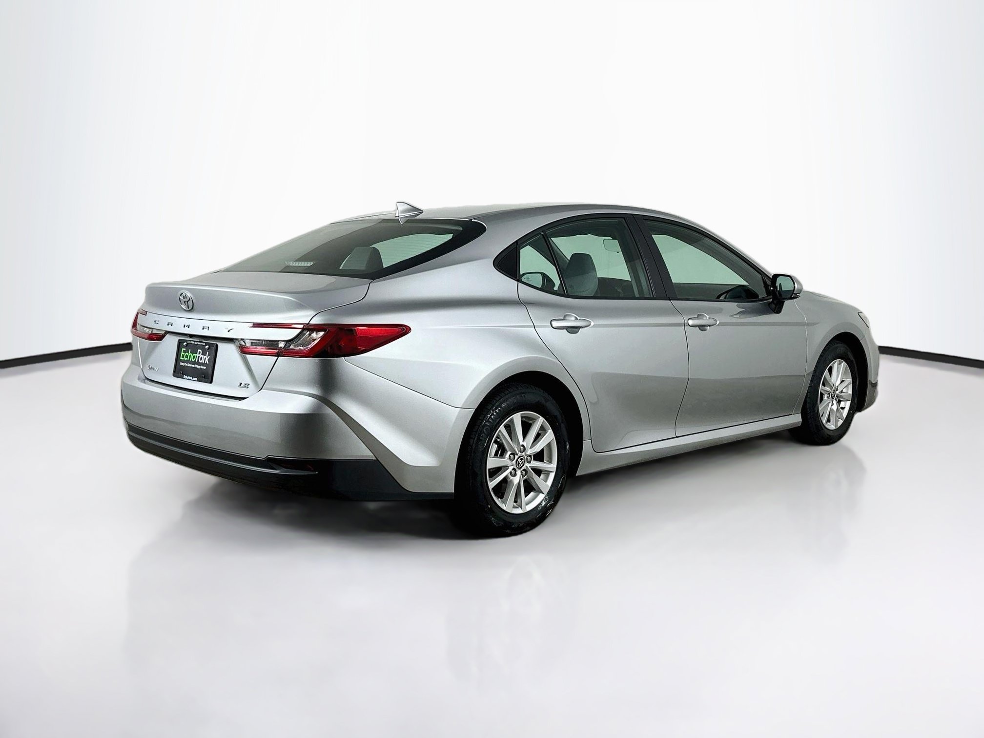 Used 2026 Toyota Camry LE FWD image 9