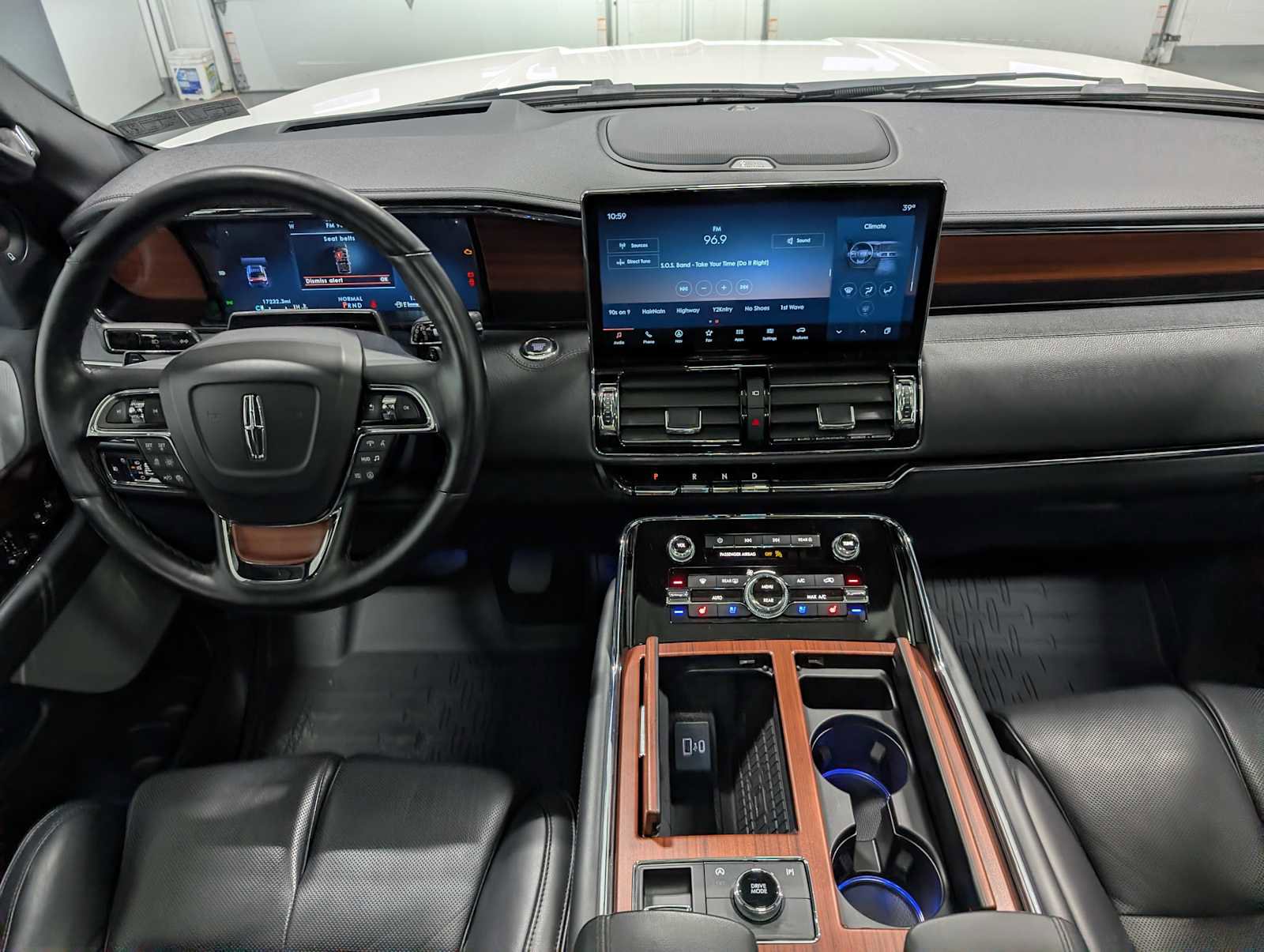 Certified 2023 Lincoln Navigator Reserve AWD/4WD image 19