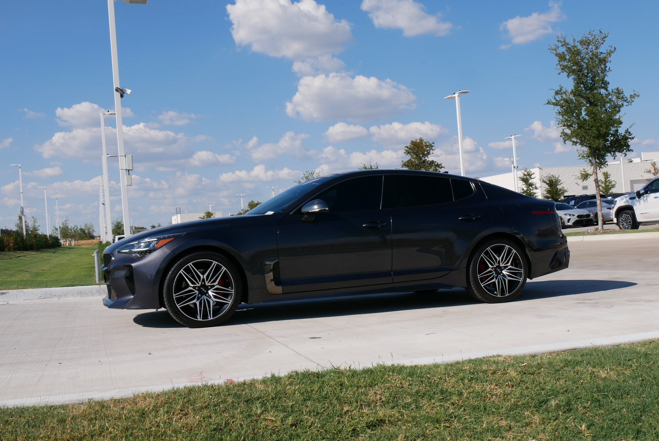 Used 2022 Kia Stinger GT1 w/ Red Interior Color Package RWD image 5