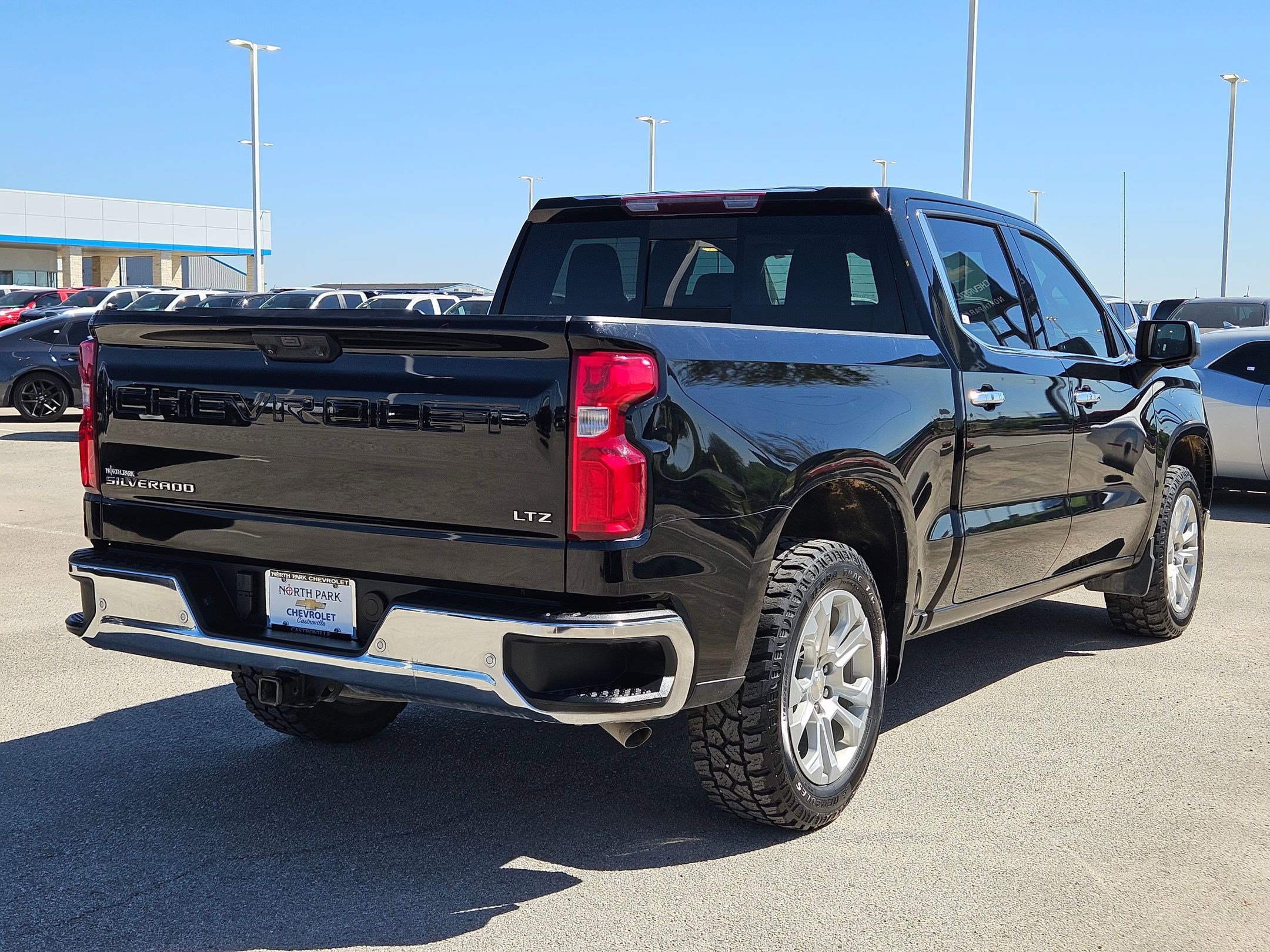 Certified 2023 Chevrolet Silverado 1500 LTZ w/ LTZ Premium Package RWD image 3