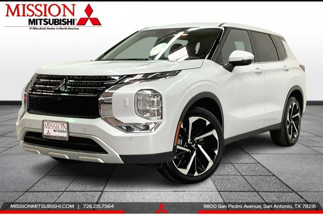 Used 2024 Mitsubishi Outlander SE image 1
