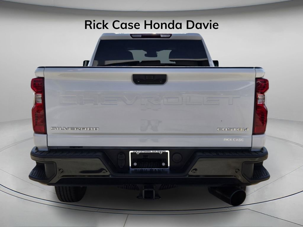 Used 2024 Chevrolet Silverado 2500 Custom w/ Custom Value Package image 6