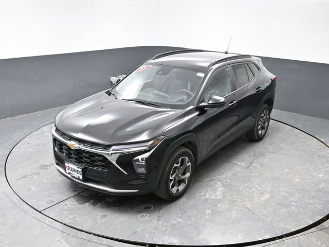 Used 2025 Chevrolet Trax LT image 42