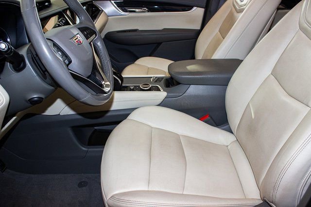 Used 2022 Cadillac XT6 Premium Luxury image 24