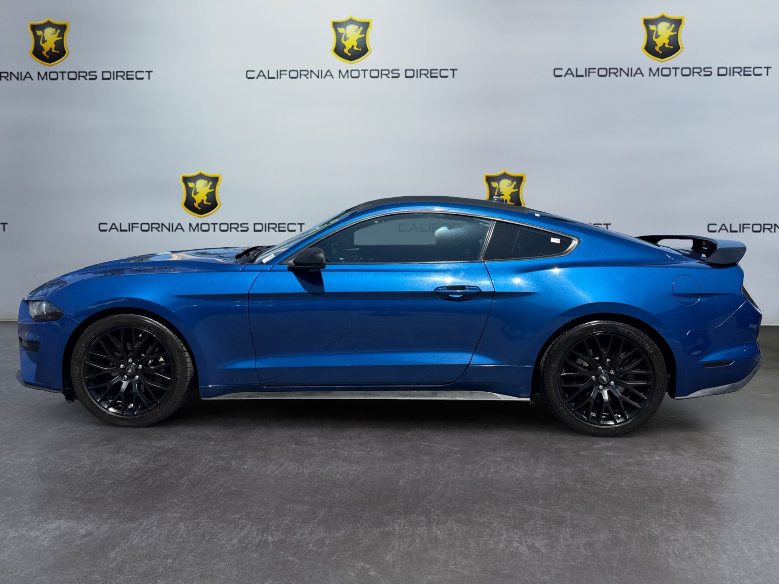 Used 2022 Ford Mustang Coupe RWD image 2