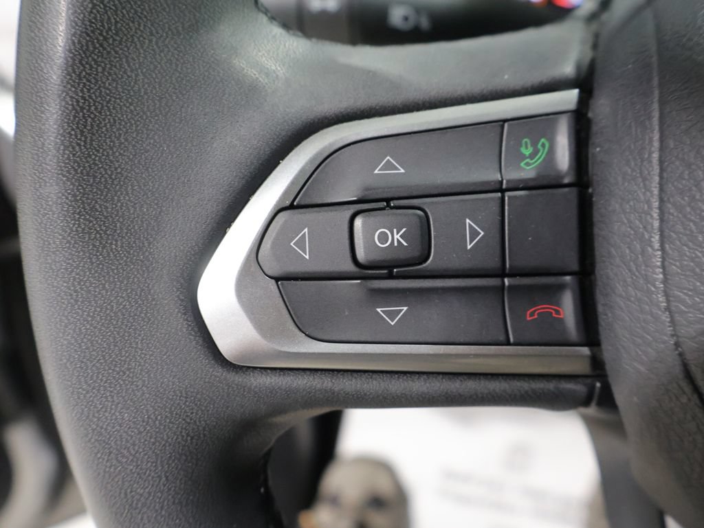 Certified 2023 Jeep Compass Latitude AWD/4WD image 35