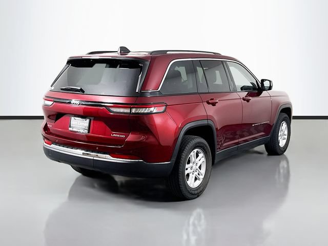 Used 2023 Jeep Grand Cherokee Laredo AWD/4WD image 7