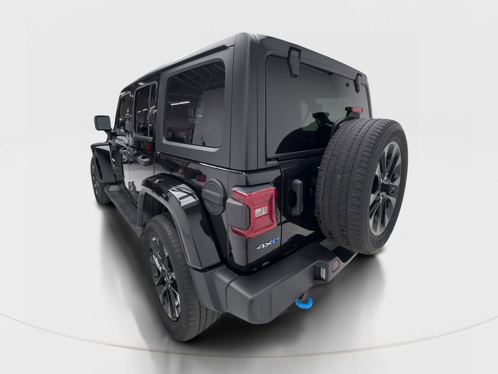 Used 2023 Jeep Wrangler Unlimited Sahara w/ Dual Top Group AWD/4WD image 10