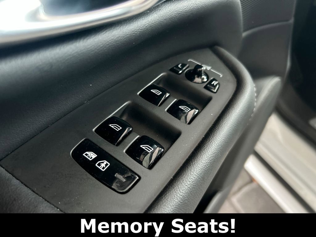 Used 2023 Volvo XC90 B6 Ultimate w/ Protection Package Premier image 12