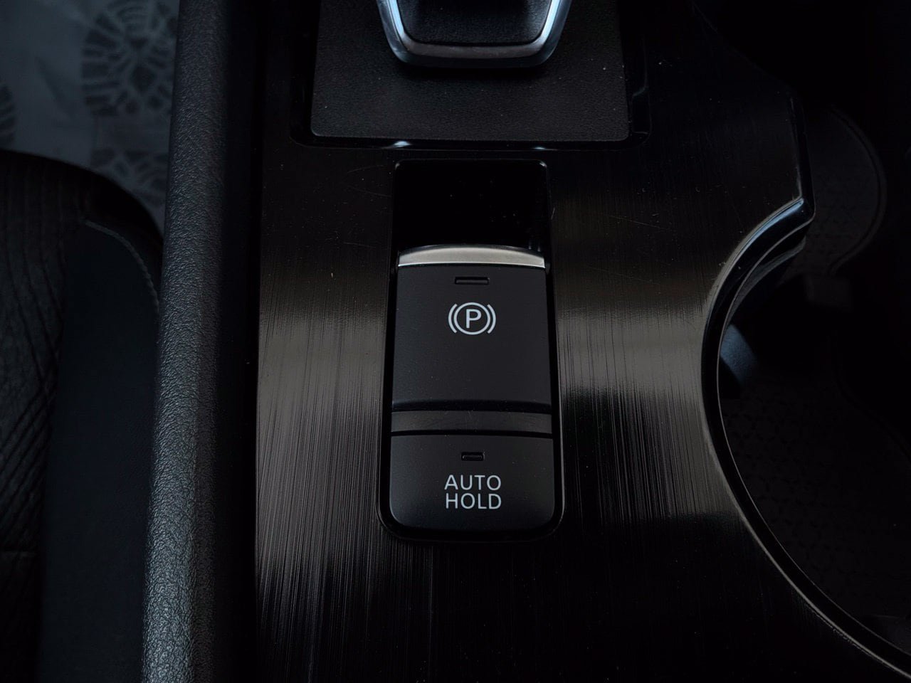 Used 2025 Nissan Rogue SV AWD/4WD image 29
