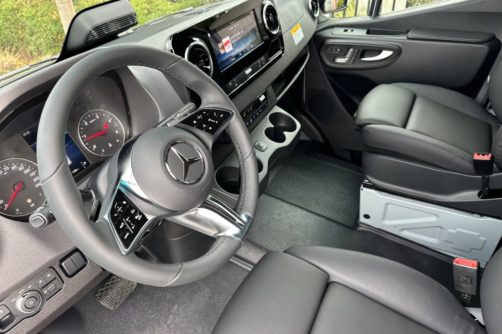 New 2026 Mercedes-Benz Sprinter 2500 image 10
