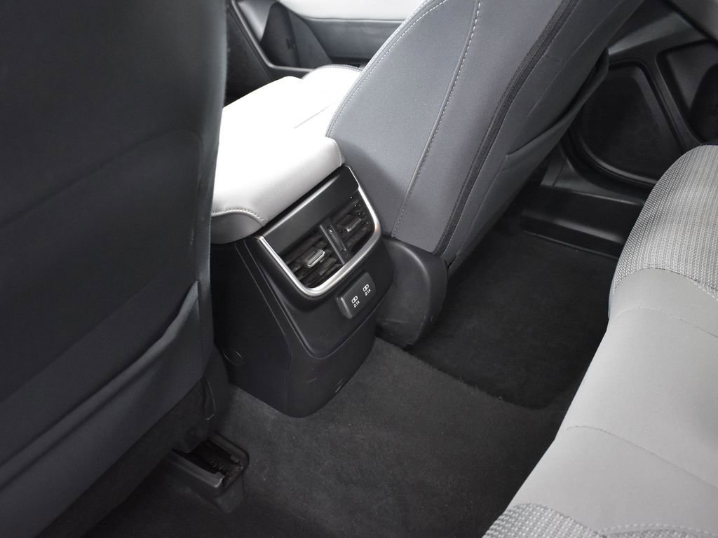 Used 2022 Subaru Outback Premium image 25