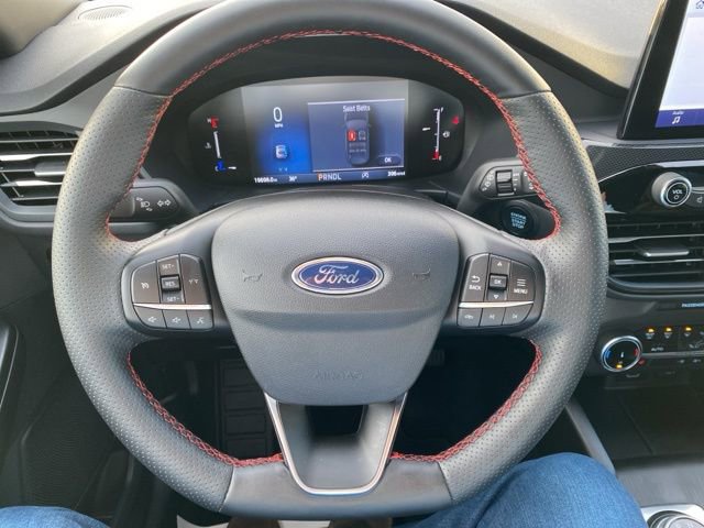 Used 2025 Ford Escape ST-Line Select image 16