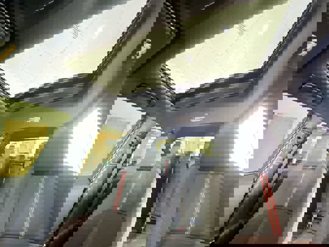 Used 2025 Toyota Corolla SE image 24