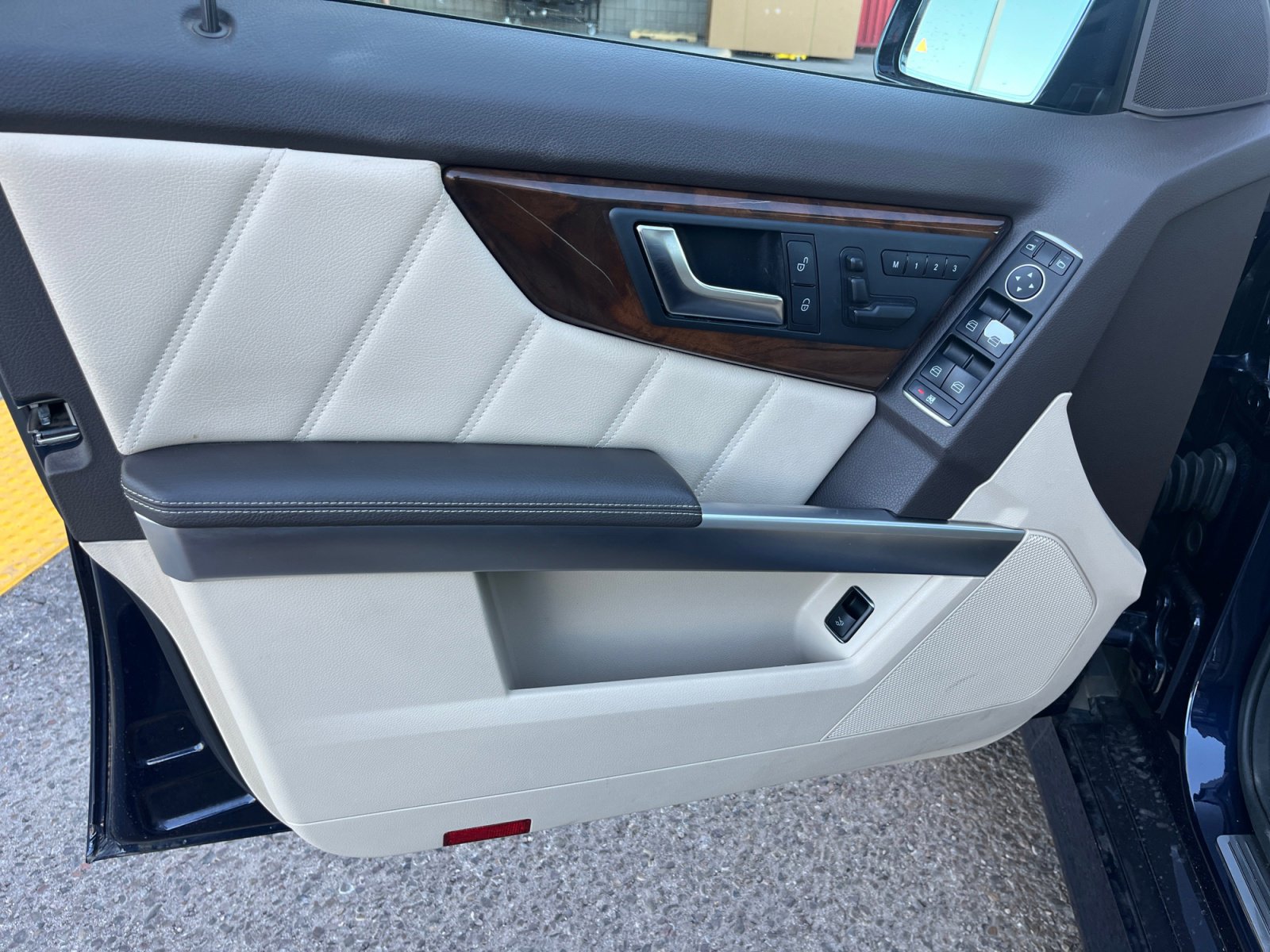 Used 2015 Mercedes-Benz GLK 250 BlueTEC 4MATIC image 13