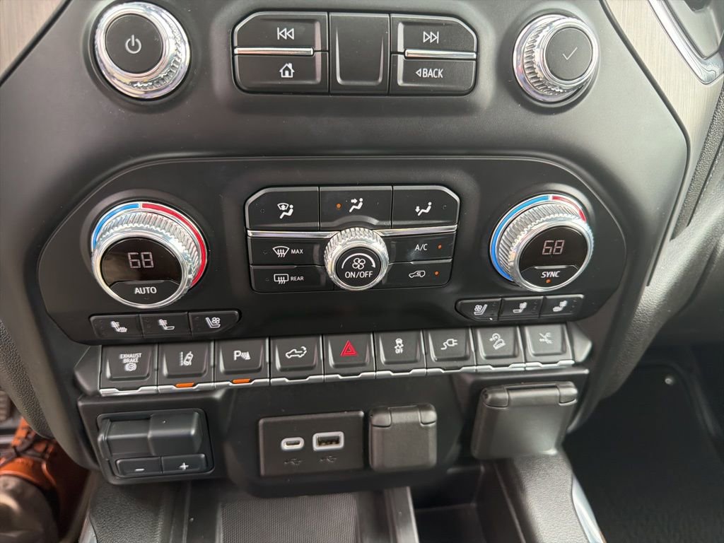 Used 2022 GMC Sierra 3500 Denali w/ Denali Ultimate Package image 26