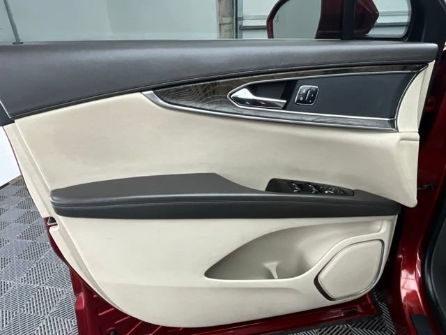 Used 2017 Lincoln MKX Select w/ Select Plus Package FWD image 15