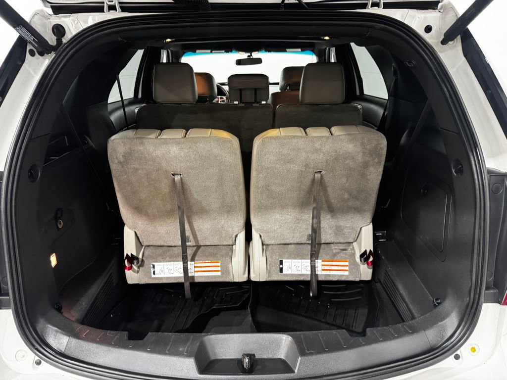 Used 2015 Ford Explorer XLT w/ Equipment Group 202B image 29