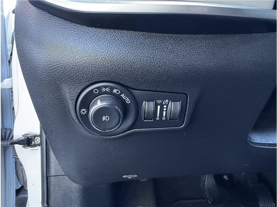 Used 2025 Jeep Compass Limited AWD/4WD image 28