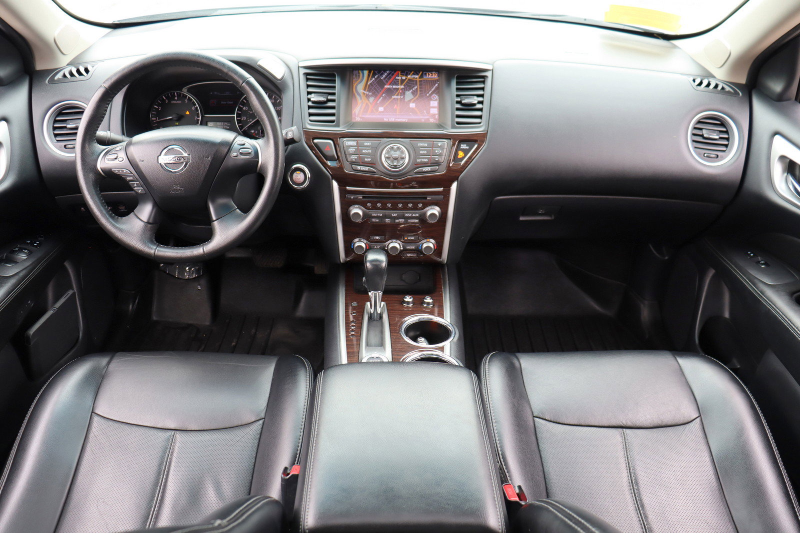 Used 2014 Nissan Pathfinder Platinum w/ Platinum Premium Package image 9