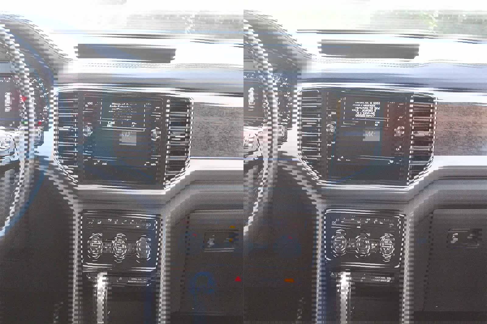 Used 2018 Volkswagen Atlas SEL Premium image 17