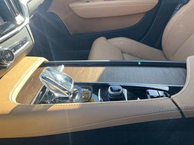 Certified 2025 Volvo V90 B6 Cross Country Ultra w/ Climate Package AWD/4WD image 33