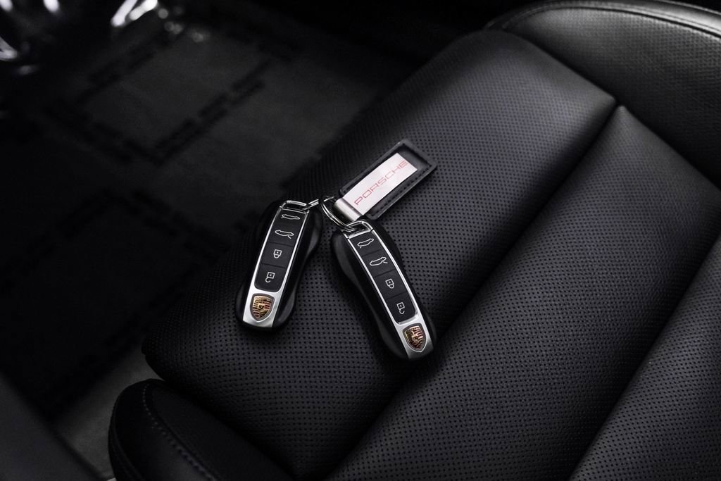 Used 2023 Porsche Taycan 4 Cross Turismo image 64