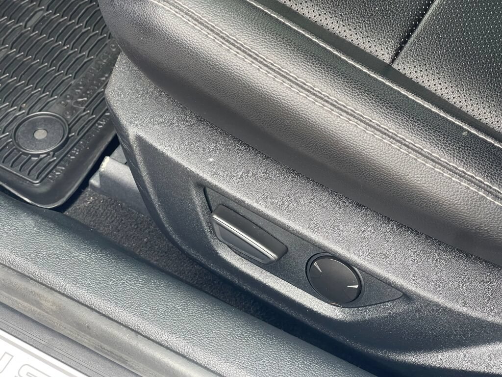 Used 2021 Ford Mustang Premium RWD image 7