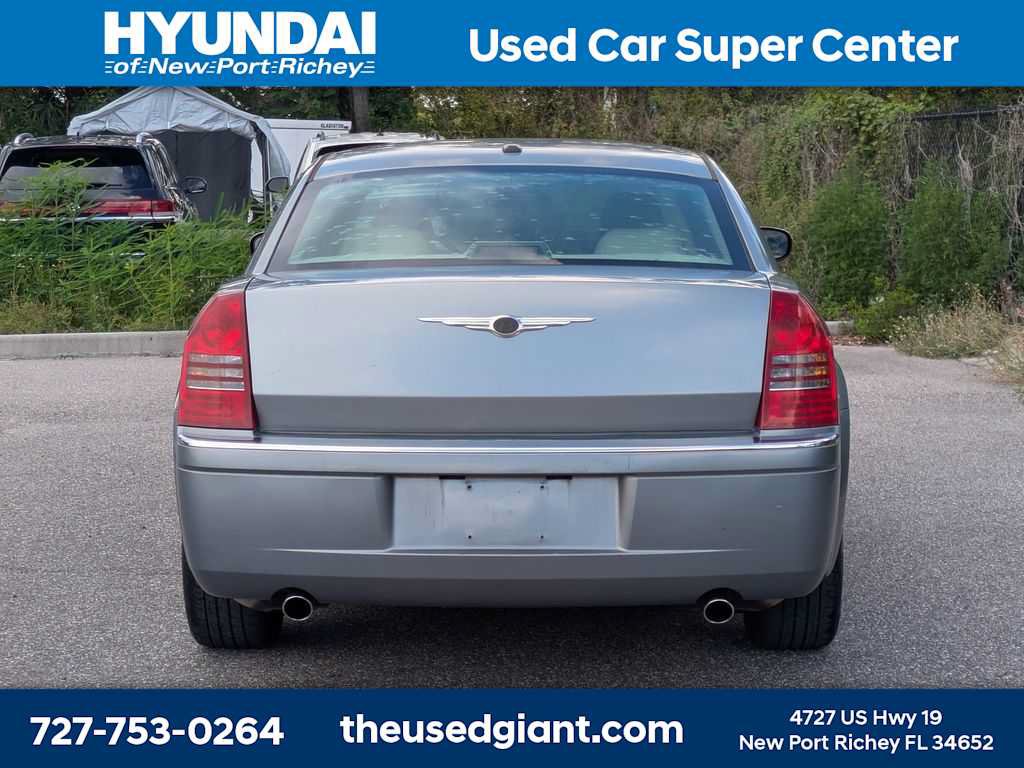 Used 2007 Chrysler 300 C RWD image 4