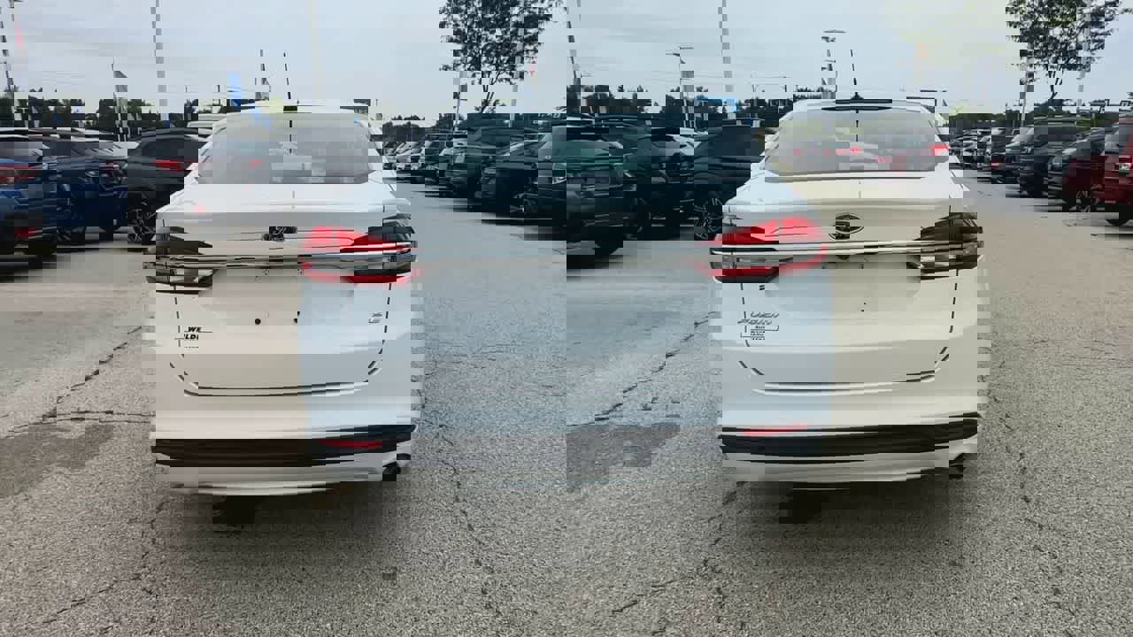 Used 2018 Ford Fusion SE image 7