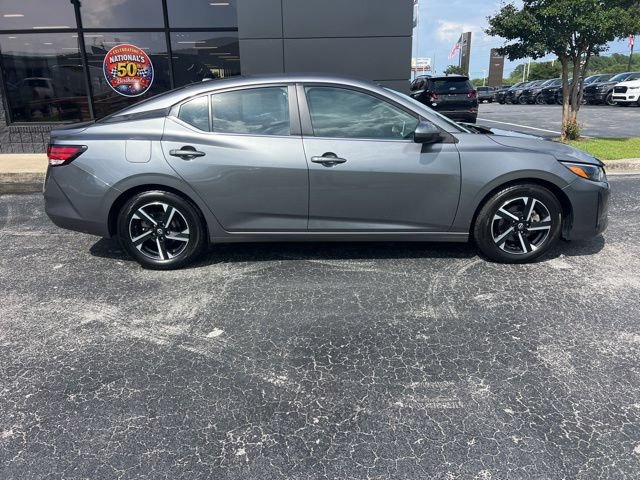 Used 2024 Nissan Sentra SV FWD image 2
